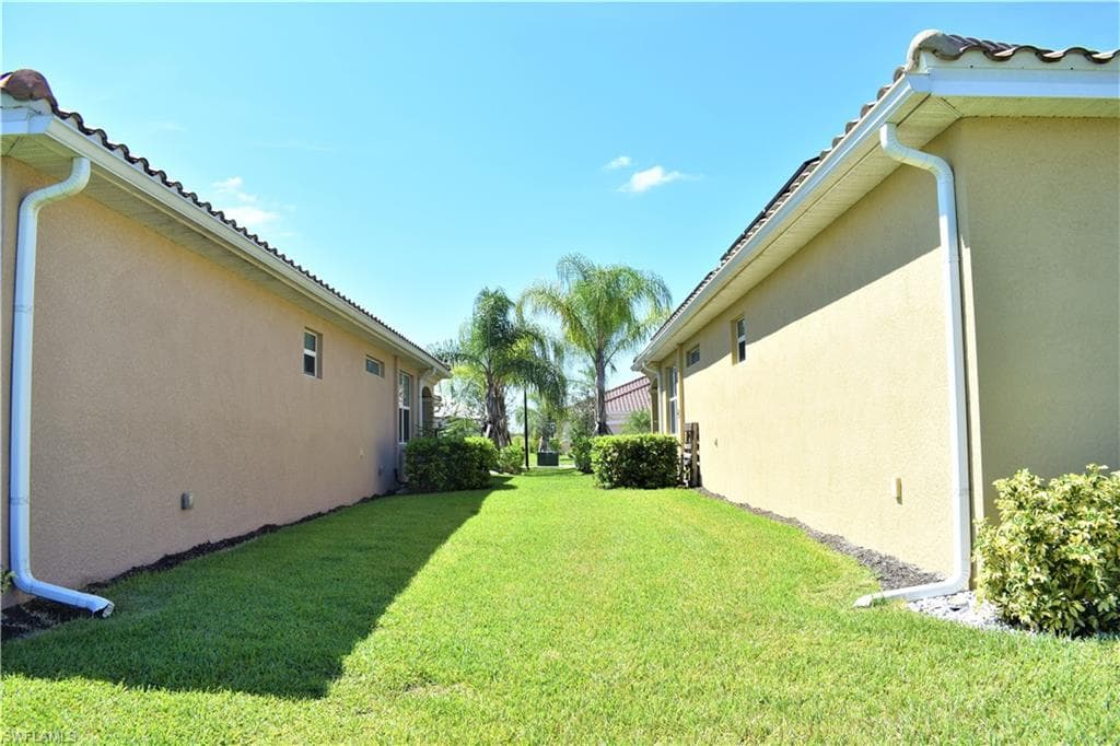 1775 Alameda Dr, Naples, FL 34120-30