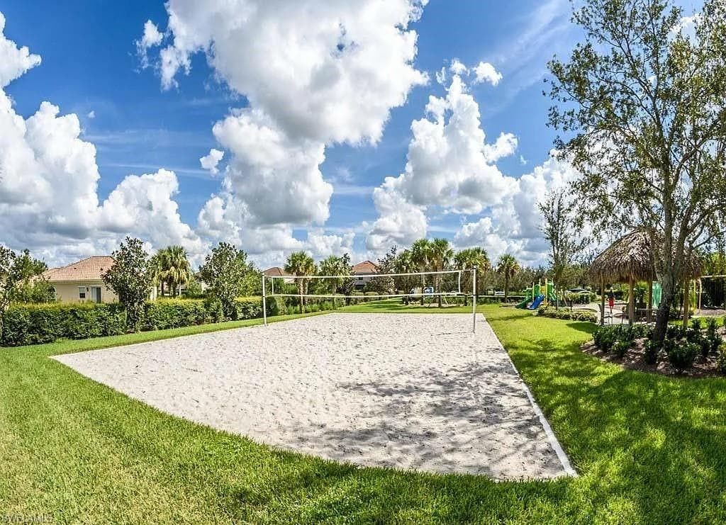 1775 Alameda Dr, Naples, FL 34120-33
