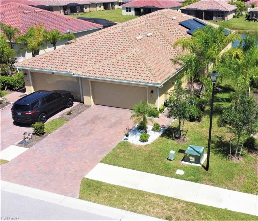 1775 Alameda Dr, Naples, FL 34120-37