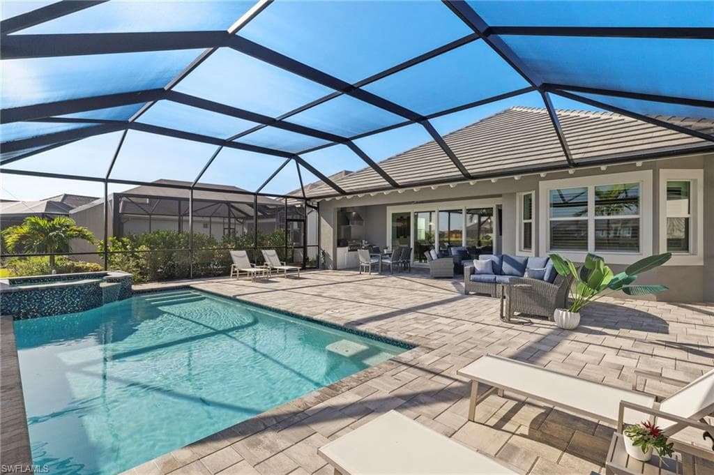 8979 Gustavia Ct, Naples, FL 34112-9