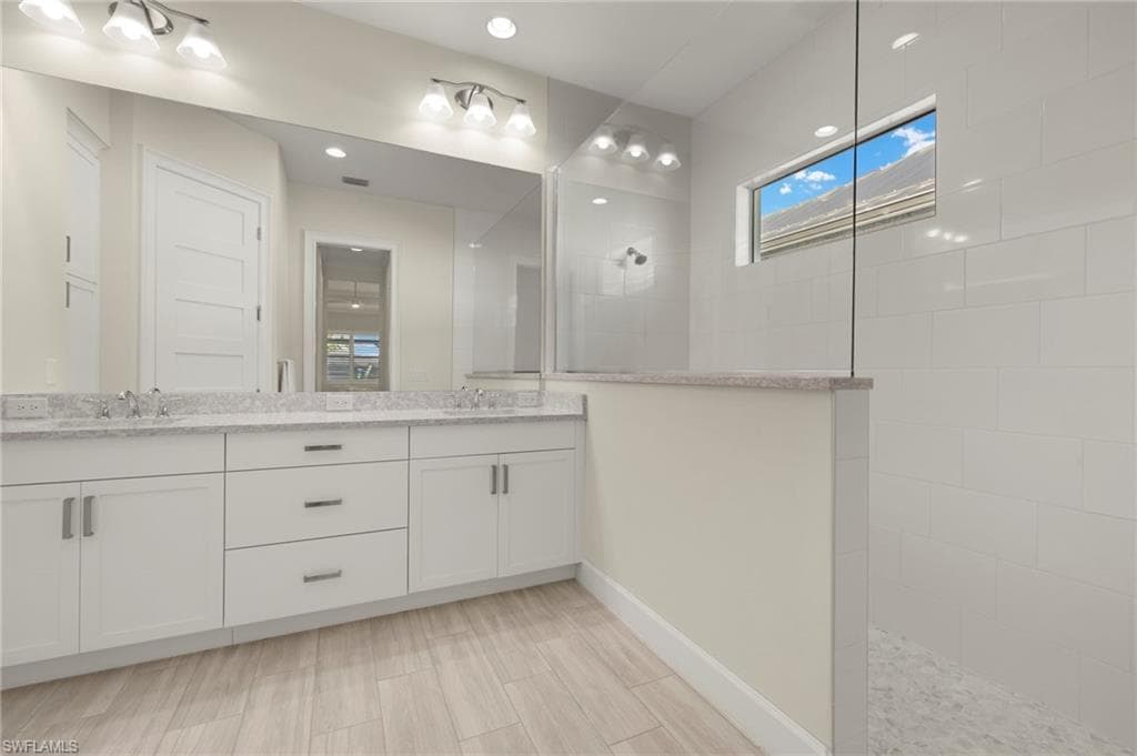 8979 Gustavia Ct, Naples, FL 34112-24