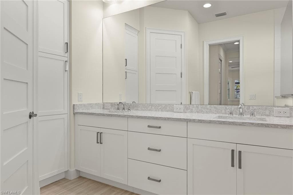 8979 Gustavia Ct, Naples, FL 34112-25