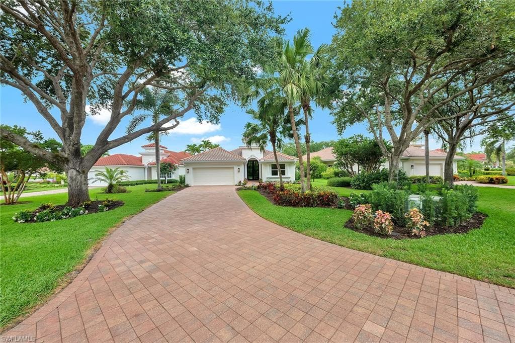 917 Tierra Lago Way, Naples, FL 34119-1