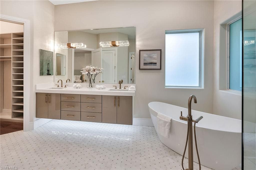 917 Tierra Lago Way, Naples, FL 34119-33