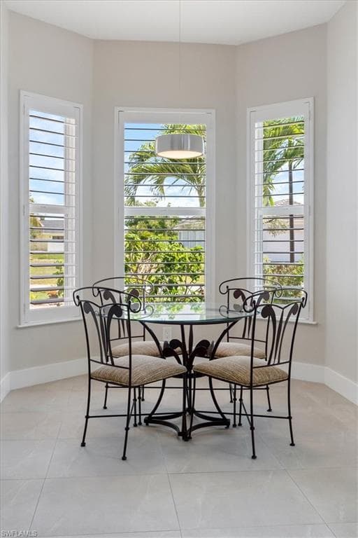 2705 Linda Dr, Naples, FL 34112-9