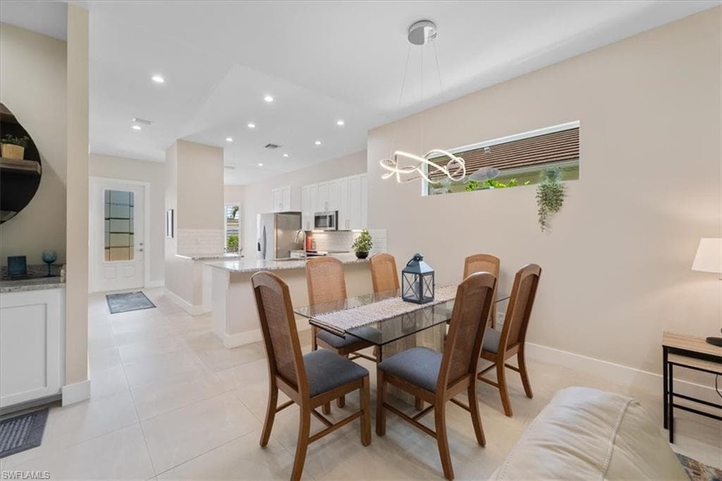 2705 Linda Dr, Naples, FL 34112-11