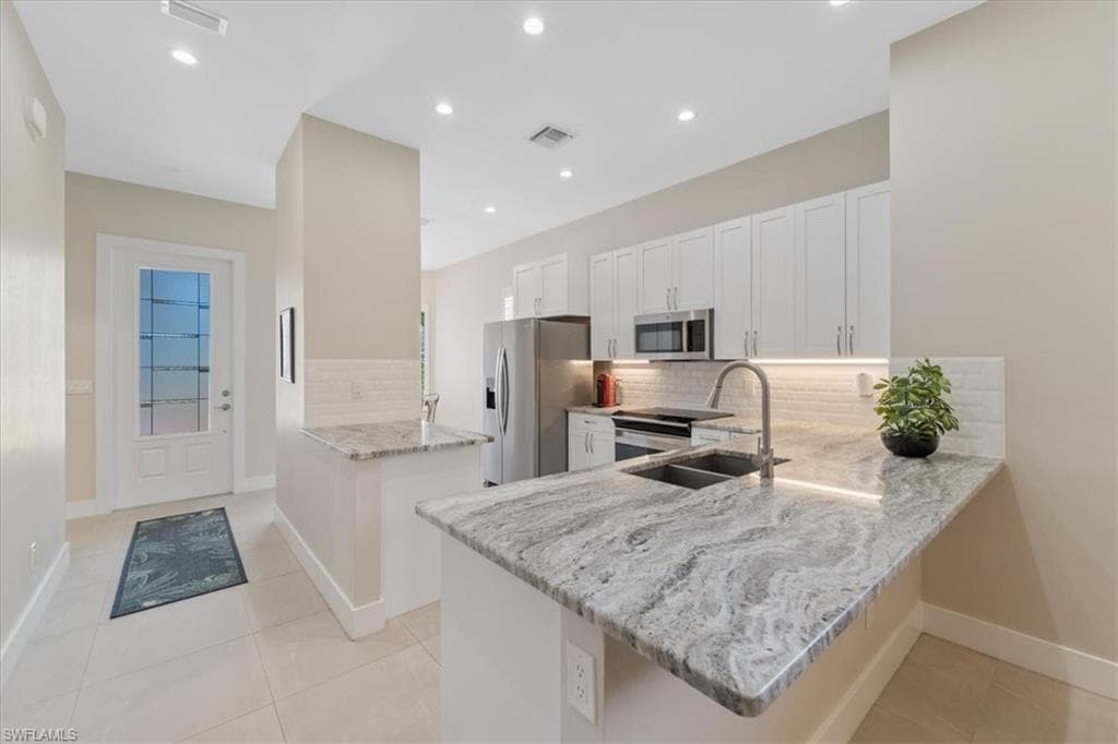 2705 Linda Dr, Naples, FL 34112-15