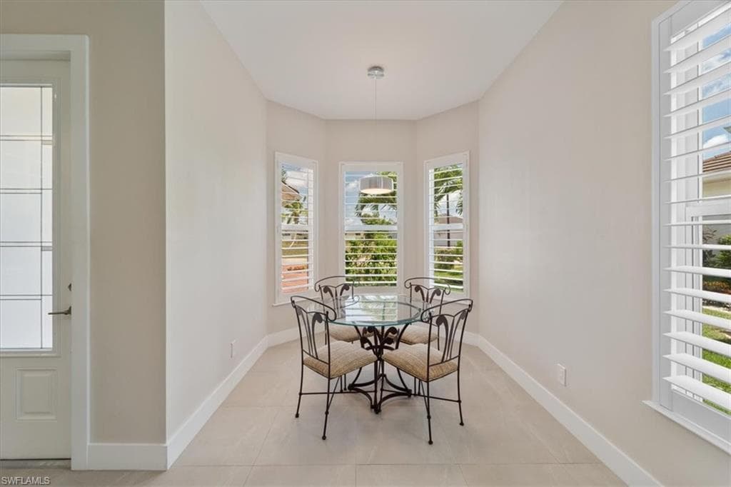 2705 Linda Dr, Naples, FL 34112-18