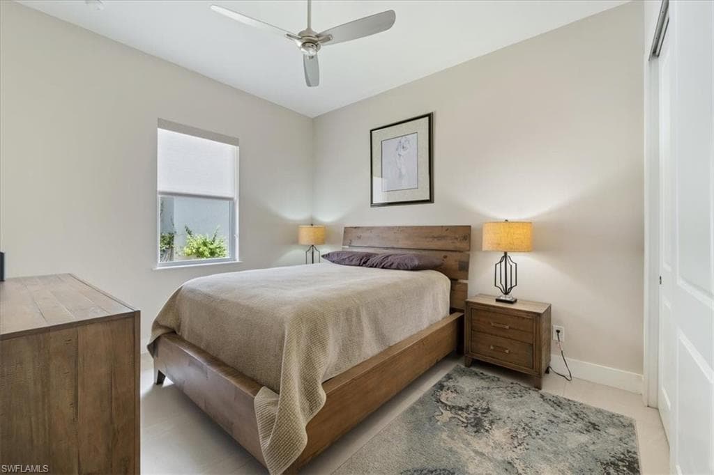 2705 Linda Dr, Naples, FL 34112-7