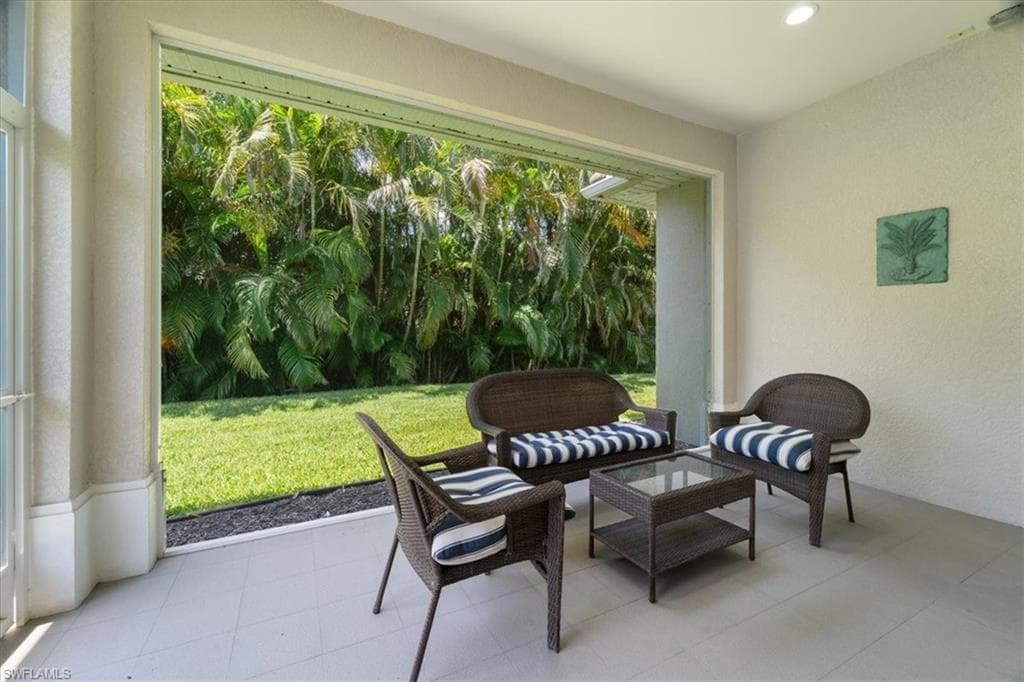 2705 Linda Dr, Naples, FL 34112-8