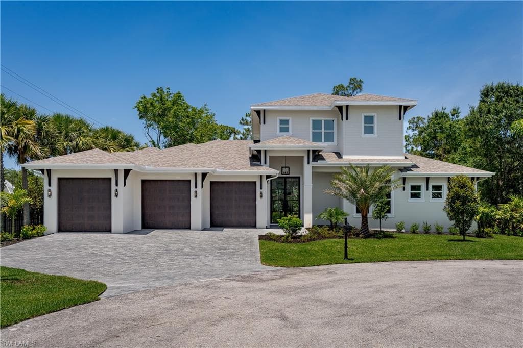 2854 Coach House Way, Naples, FL 34105-2