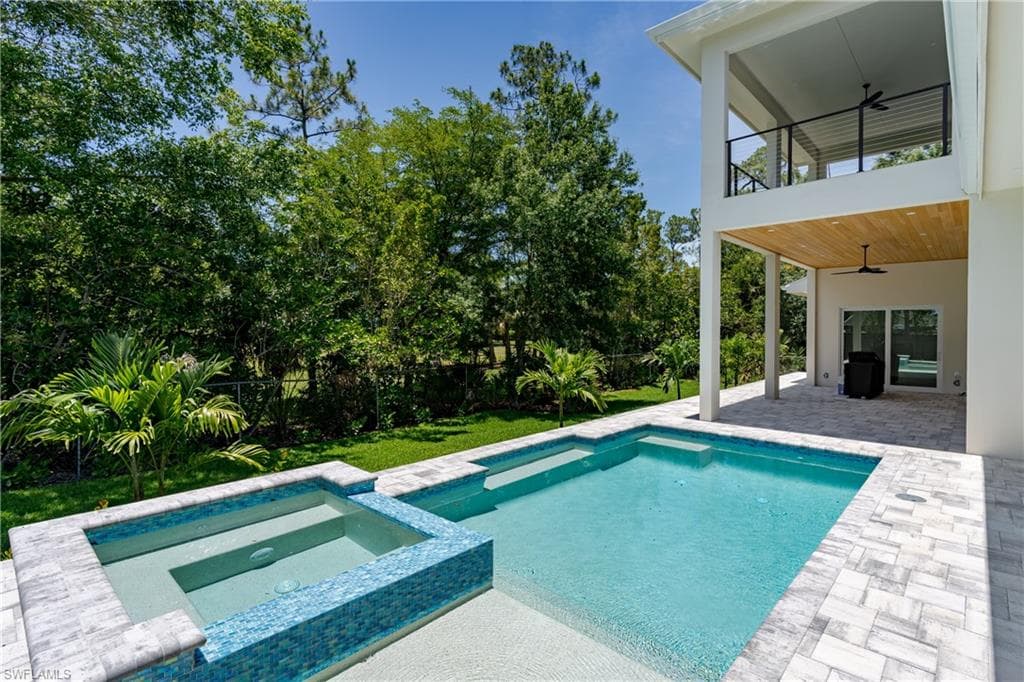 2854 Coach House Way, Naples, FL 34105-35