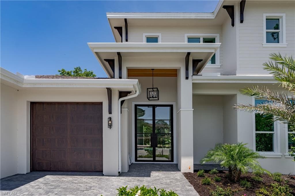 2854 Coach House Way, Naples, FL 34105-5