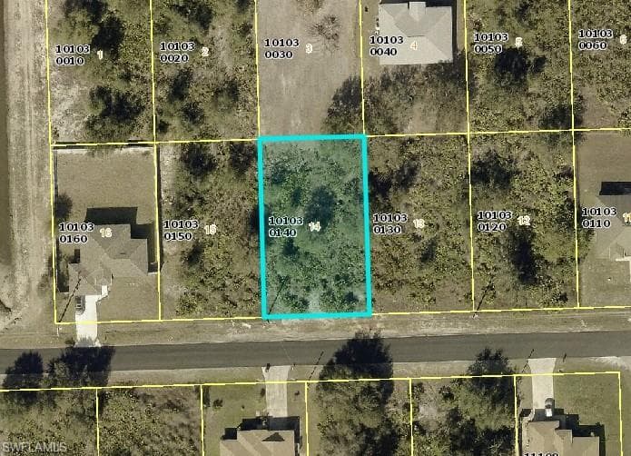 2524 68th St W, Lehigh Acres, FL 33971-2