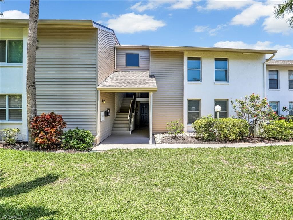 5479 Peppertree Dr 13, Fort Myers, FL 33908-2