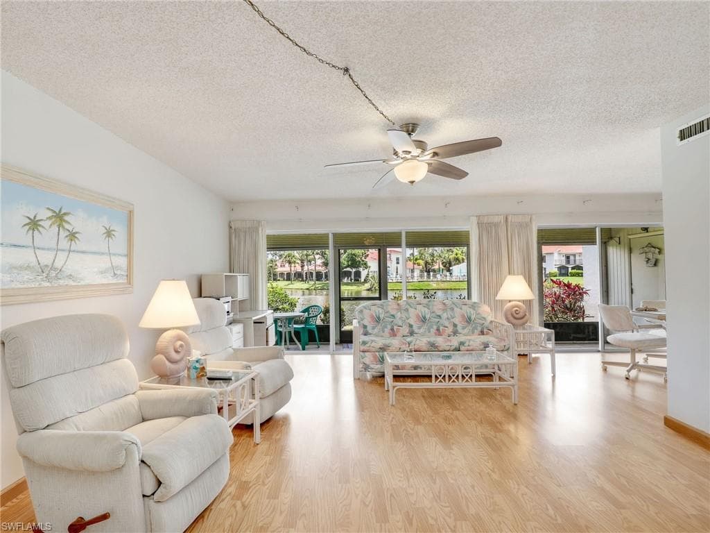 5479 Peppertree Dr 13, Fort Myers, FL 33908-4