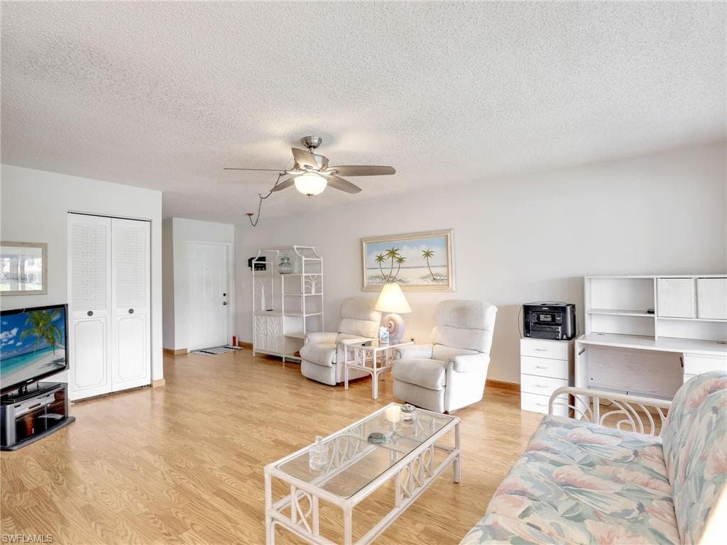 5479 Peppertree Dr 13, Fort Myers, FL 33908-8