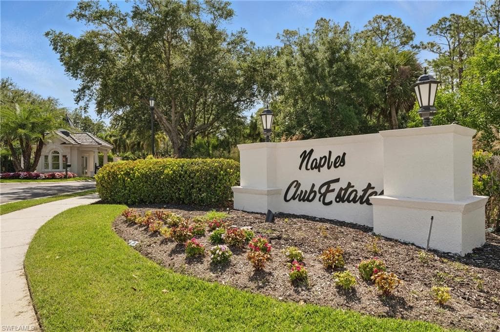 4501 Club Estates Dr, Naples, FL 34112-1