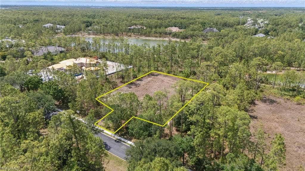 4501 Club Estates Dr, Naples, FL 34112-4