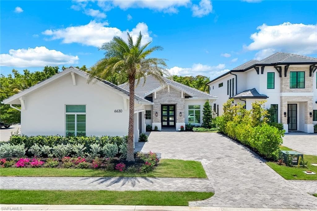 6630 Palisades Ave, Naples, FL 34109-2