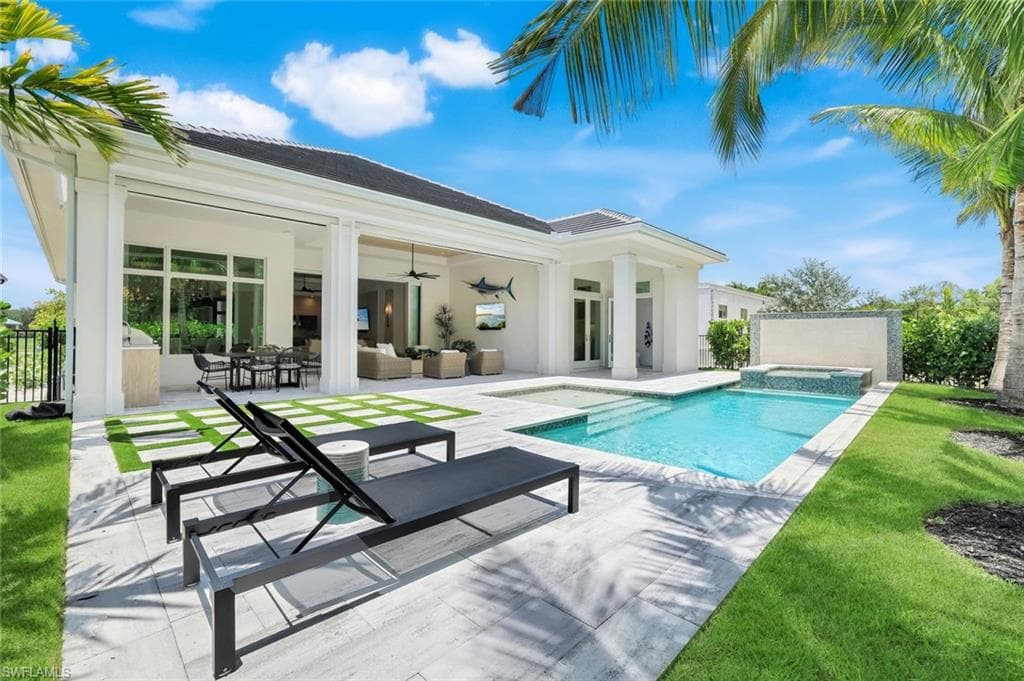 6630 Palisades Ave, Naples, FL 34109-37