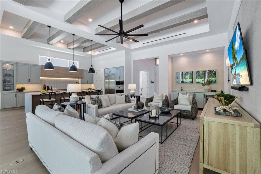 6630 Palisades Ave, Naples, FL 34109-5