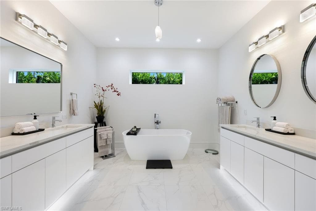 1167 22nd Ave N, Naples, FL 34103-22