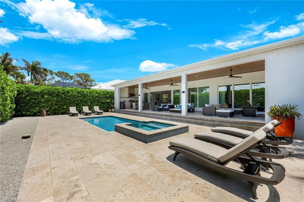 1167 22nd Ave N, Naples, FL 34103-1