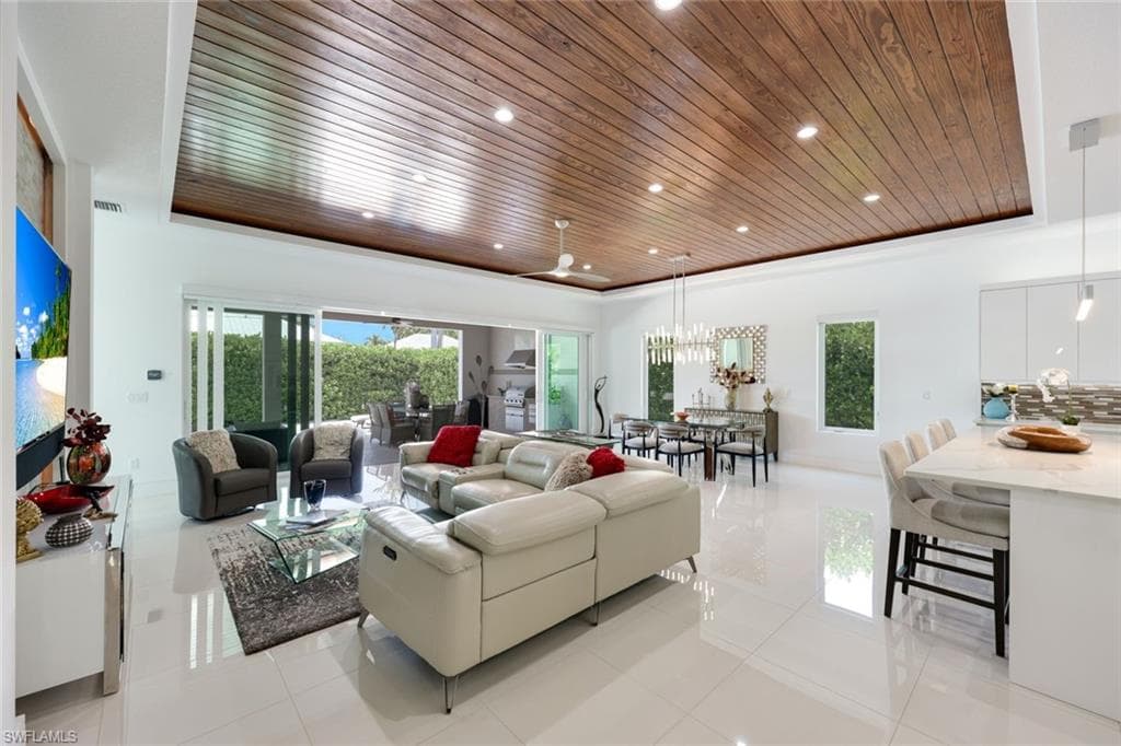 1167 22nd Ave N, Naples, FL 34103-4