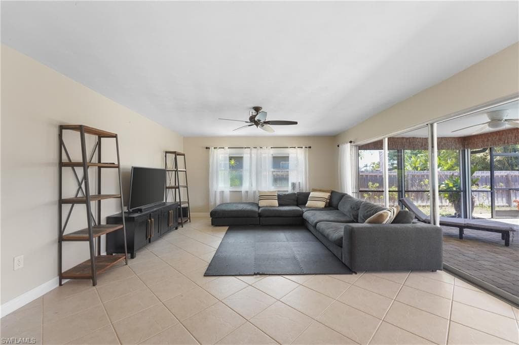 2366 Woodland Ter, Fort Myers, FL 33907-18