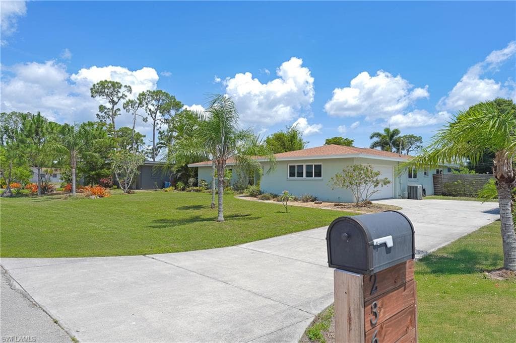 2366 Woodland Ter, Fort Myers, FL 33907-22