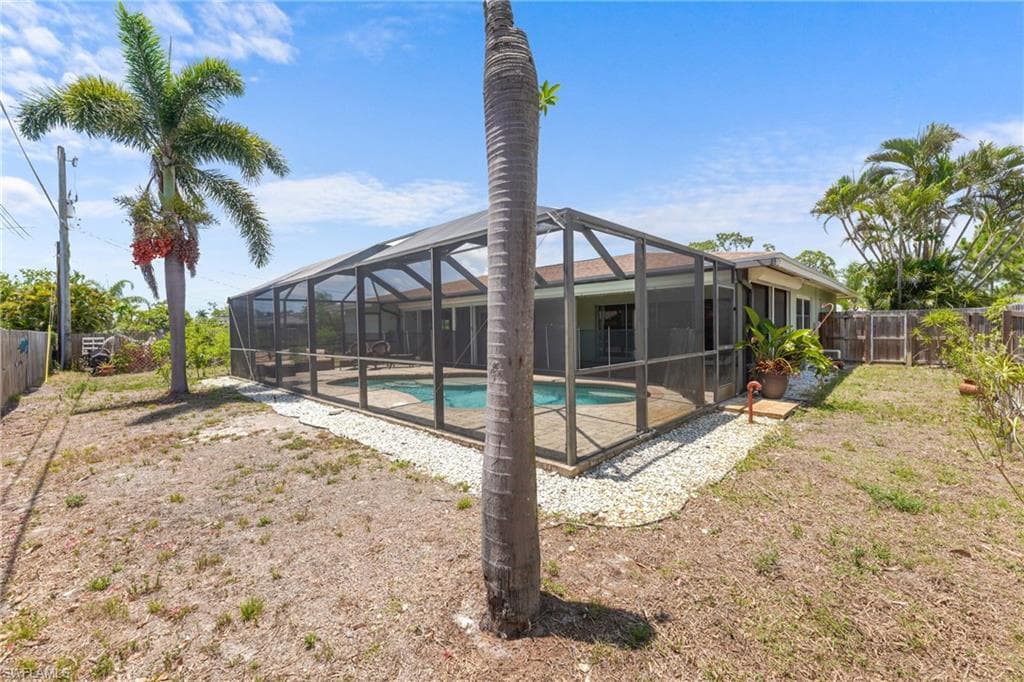 2366 Woodland Ter, Fort Myers, FL 33907-4