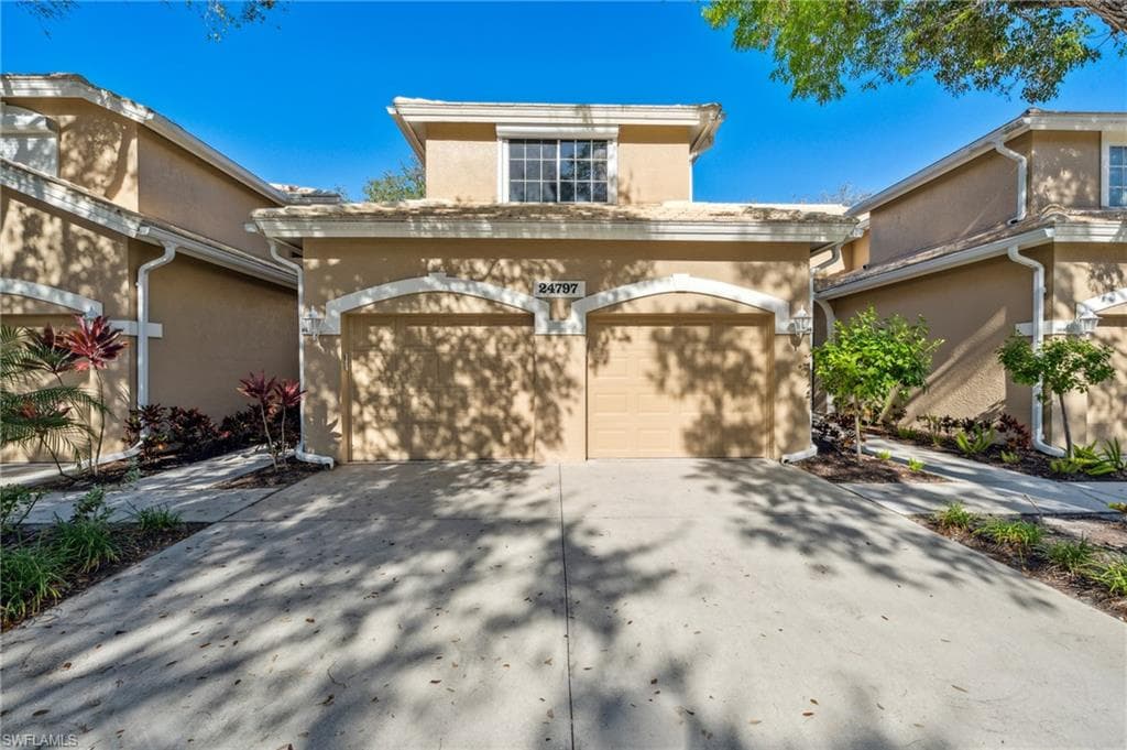 24797 Lakemont Cove Ln 202, Bonita Springs, FL 34134-2