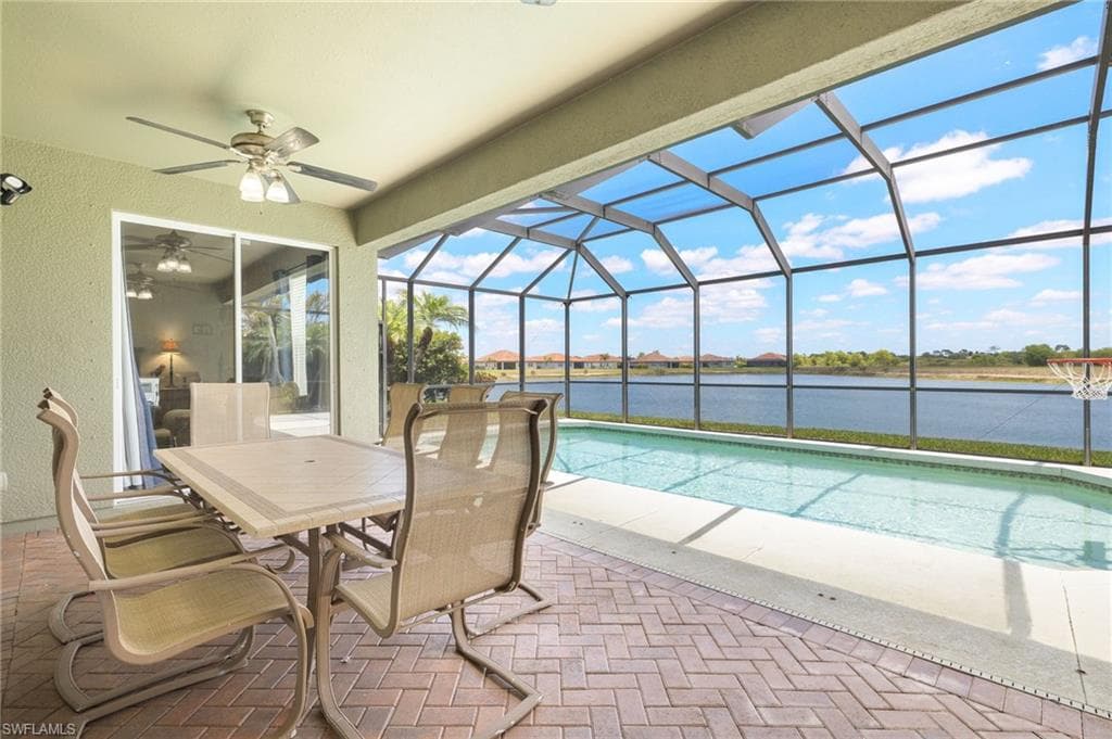 2115 Grove Dr, Naples, FL 34120-28
