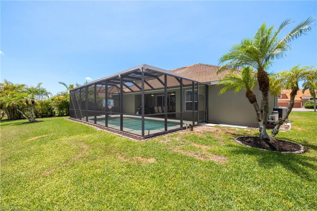 2115 Grove Dr, Naples, FL 34120-32