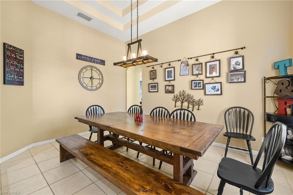 2115 Grove Dr, Naples, FL 34120-7