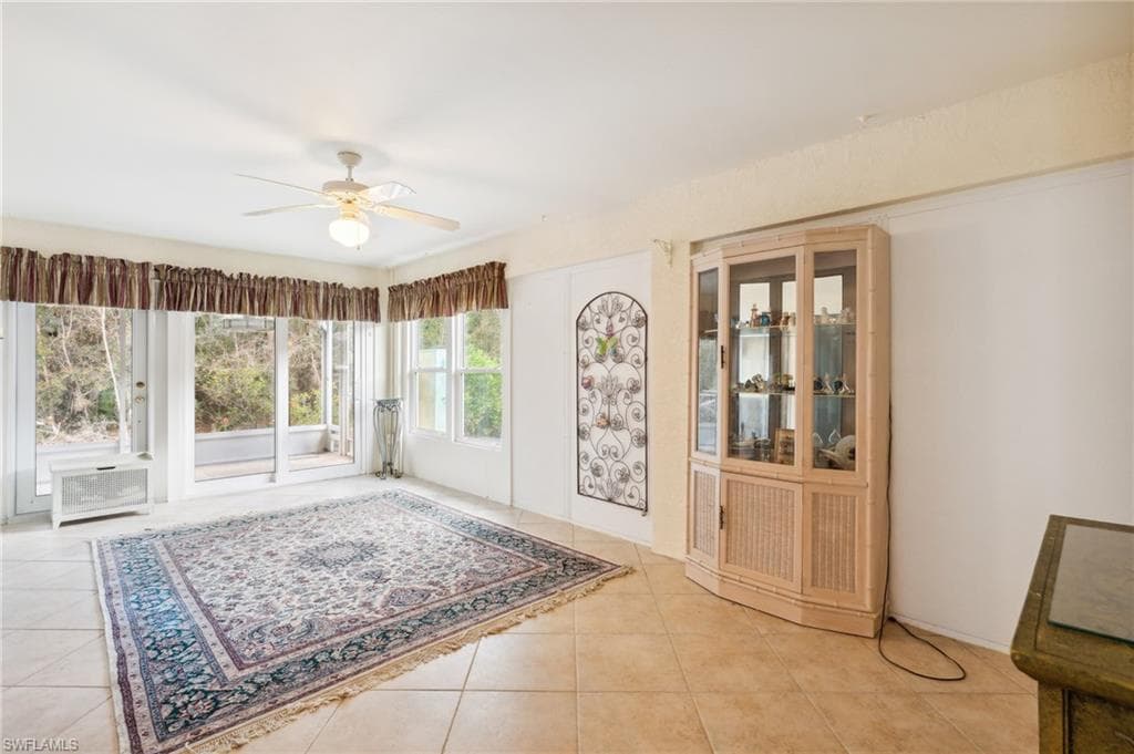 877 Charlemagne Blvd, Naples, FL 34112-14