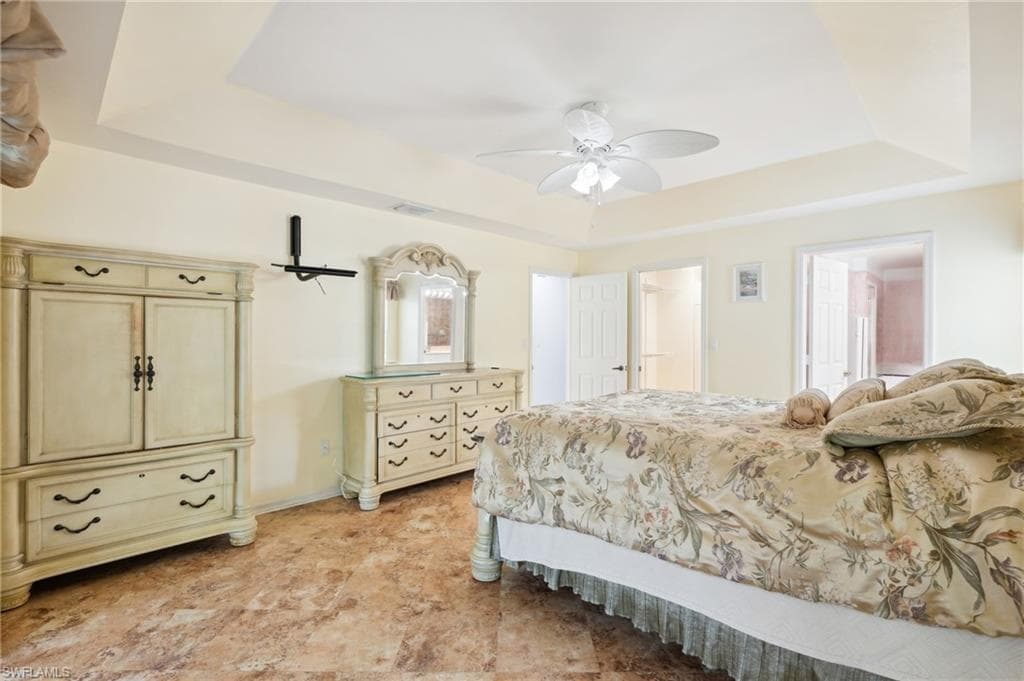 877 Charlemagne Blvd, Naples, FL 34112-16