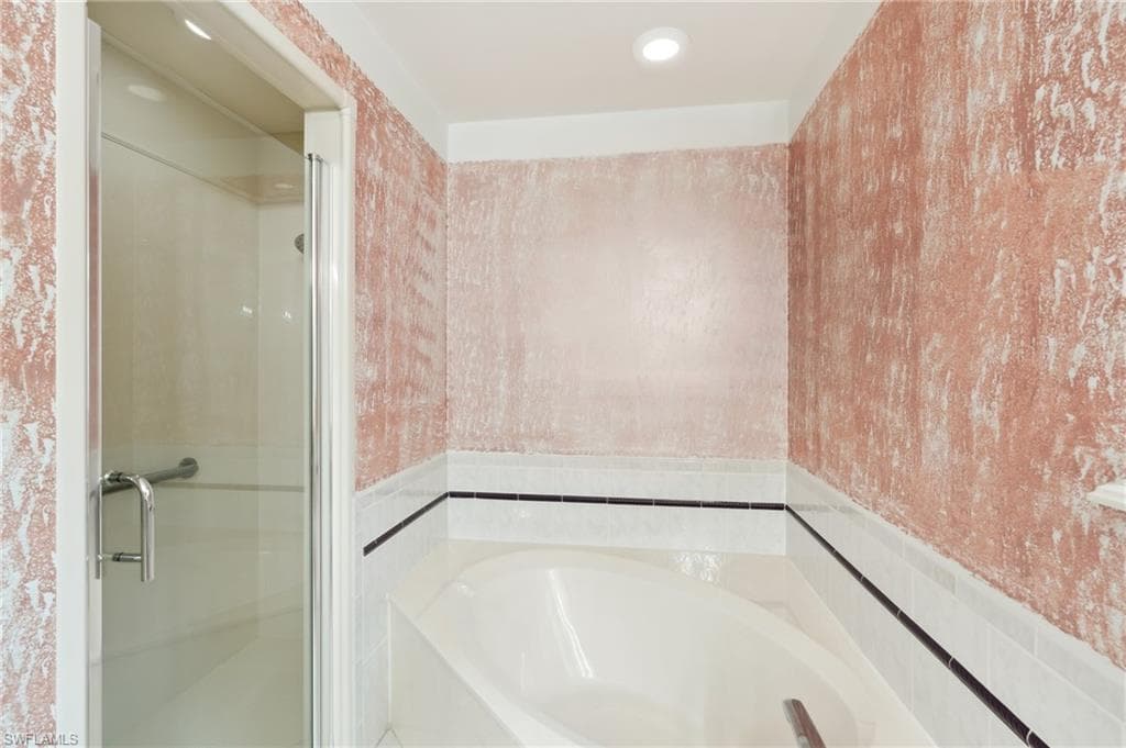 877 Charlemagne Blvd, Naples, FL 34112-18