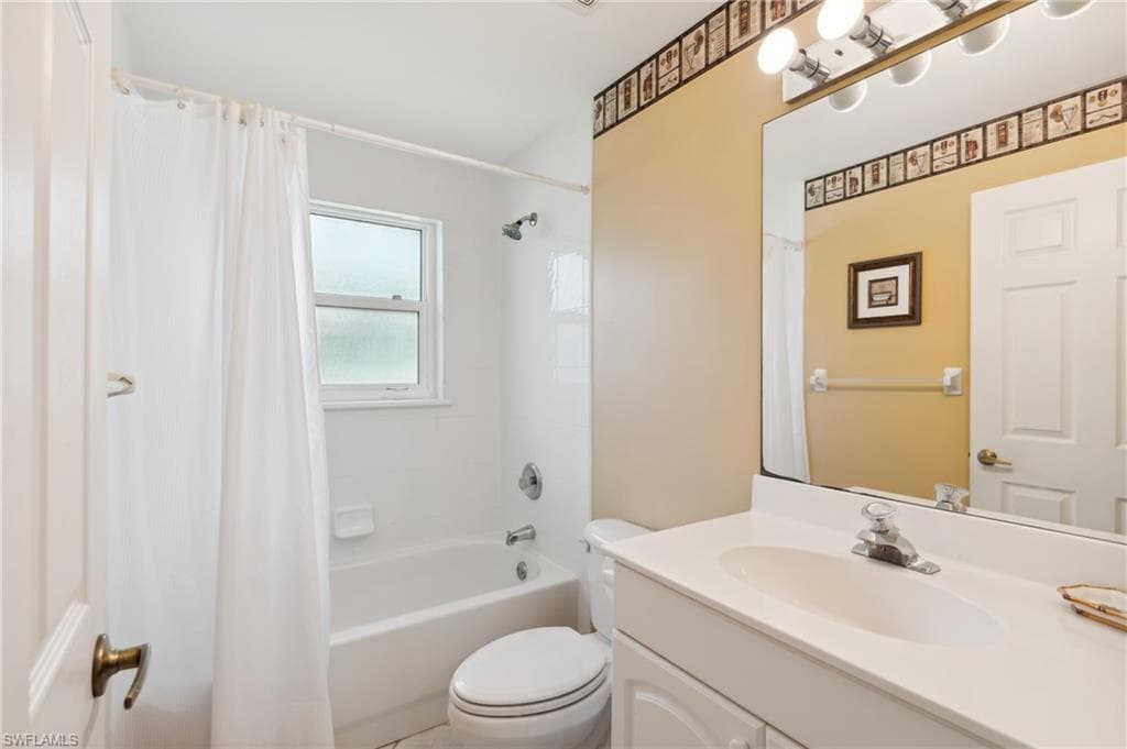 877 Charlemagne Blvd, Naples, FL 34112-20