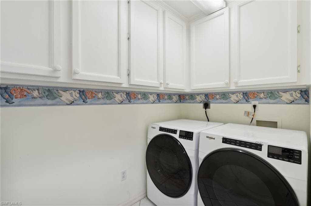 877 Charlemagne Blvd, Naples, FL 34112-23