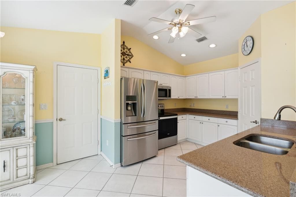 877 Charlemagne Blvd, Naples, FL 34112-5