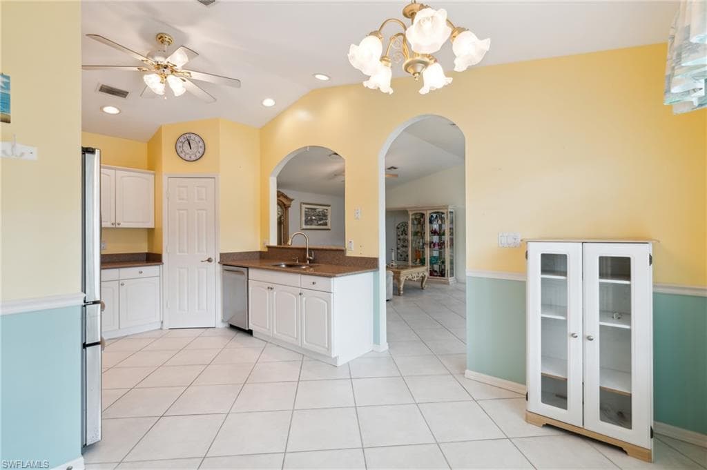 877 Charlemagne Blvd, Naples, FL 34112-6