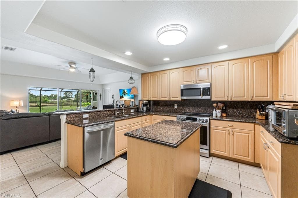 4665 47th Ave NE, Naples, FL 34120-12