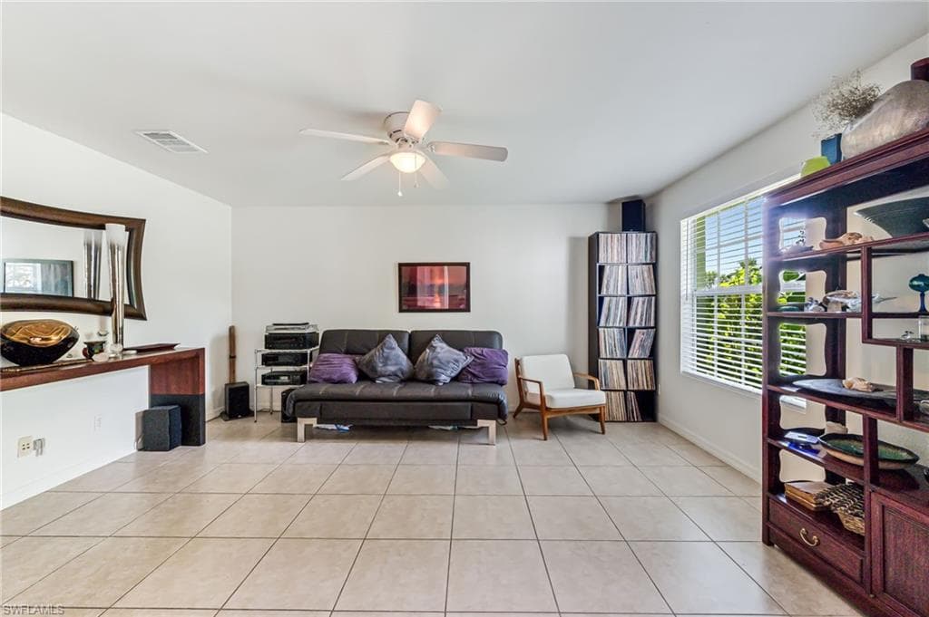 4665 47th Ave NE, Naples, FL 34120-17