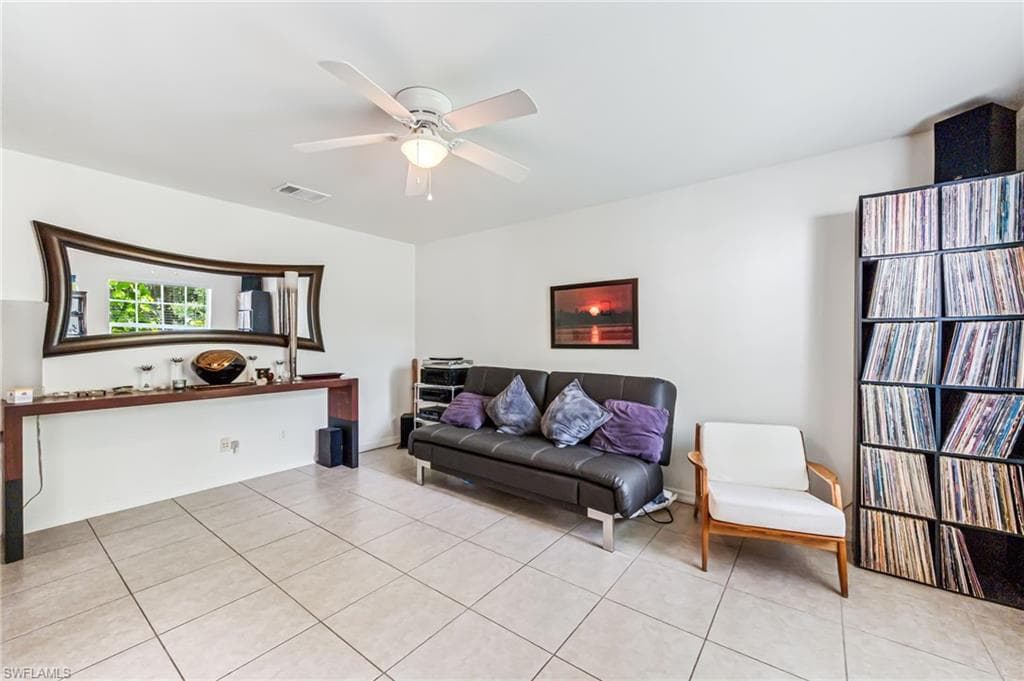 4665 47th Ave NE, Naples, FL 34120-18