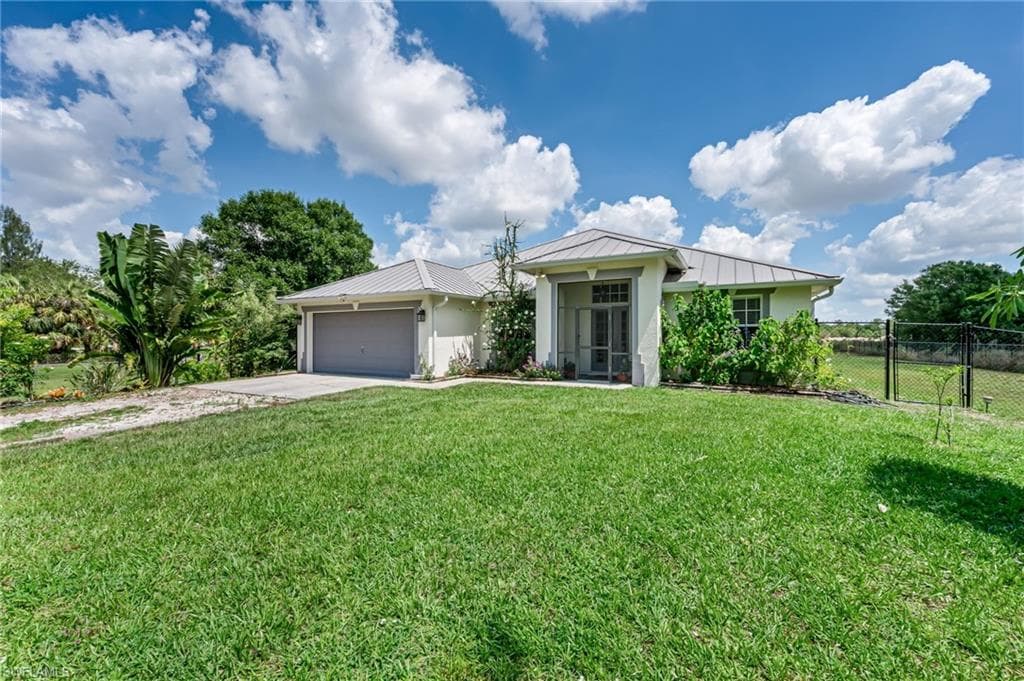 4665 47th Ave NE, Naples, FL 34120-2