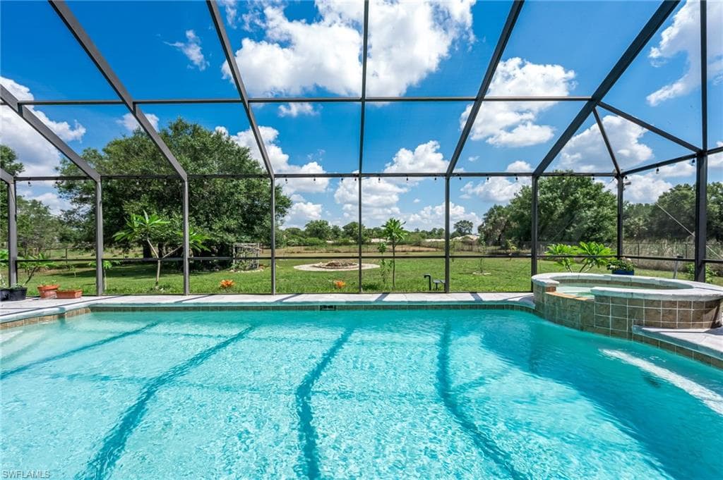 4665 47th Ave NE, Naples, FL 34120-32