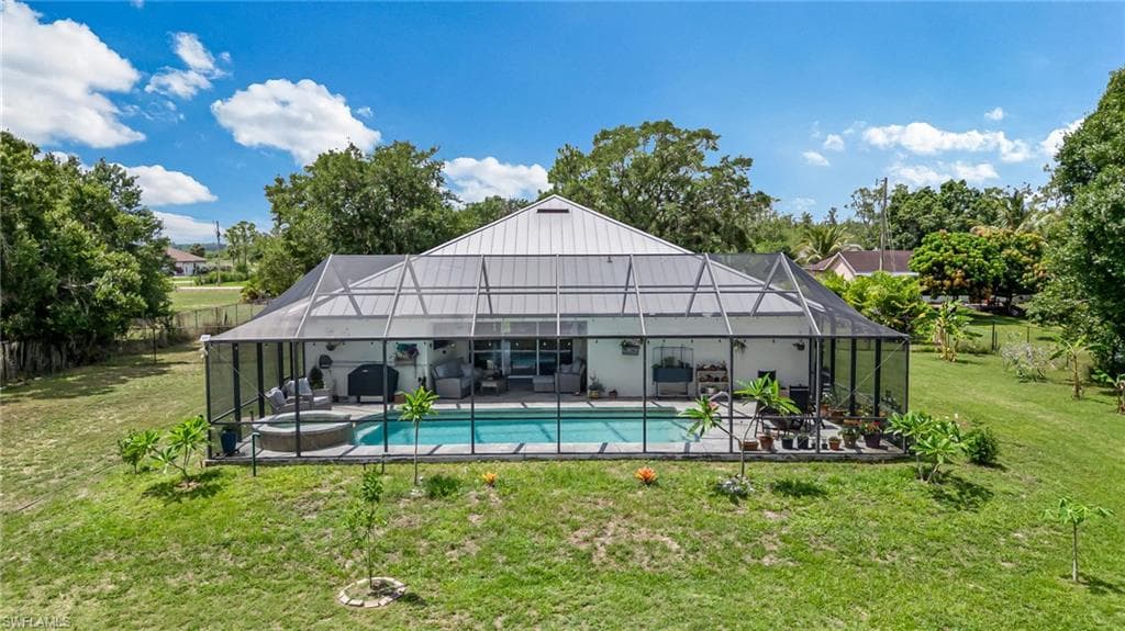 4665 47th Ave NE, Naples, FL 34120-39