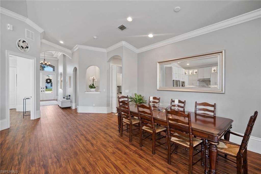 10340 Vanderbilt Dr, Naples, FL 34108-14